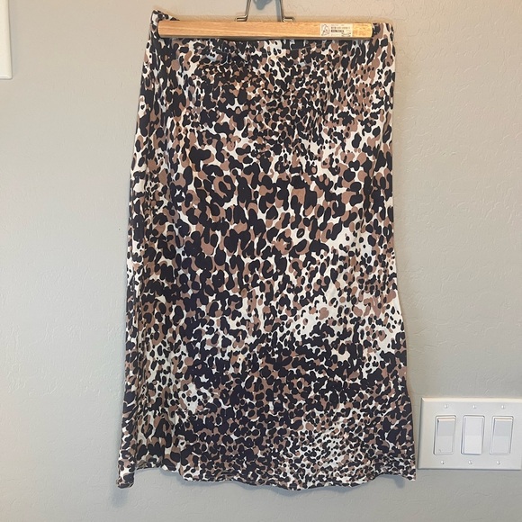 Love stitch midi skirt - Picture 1 of 3
